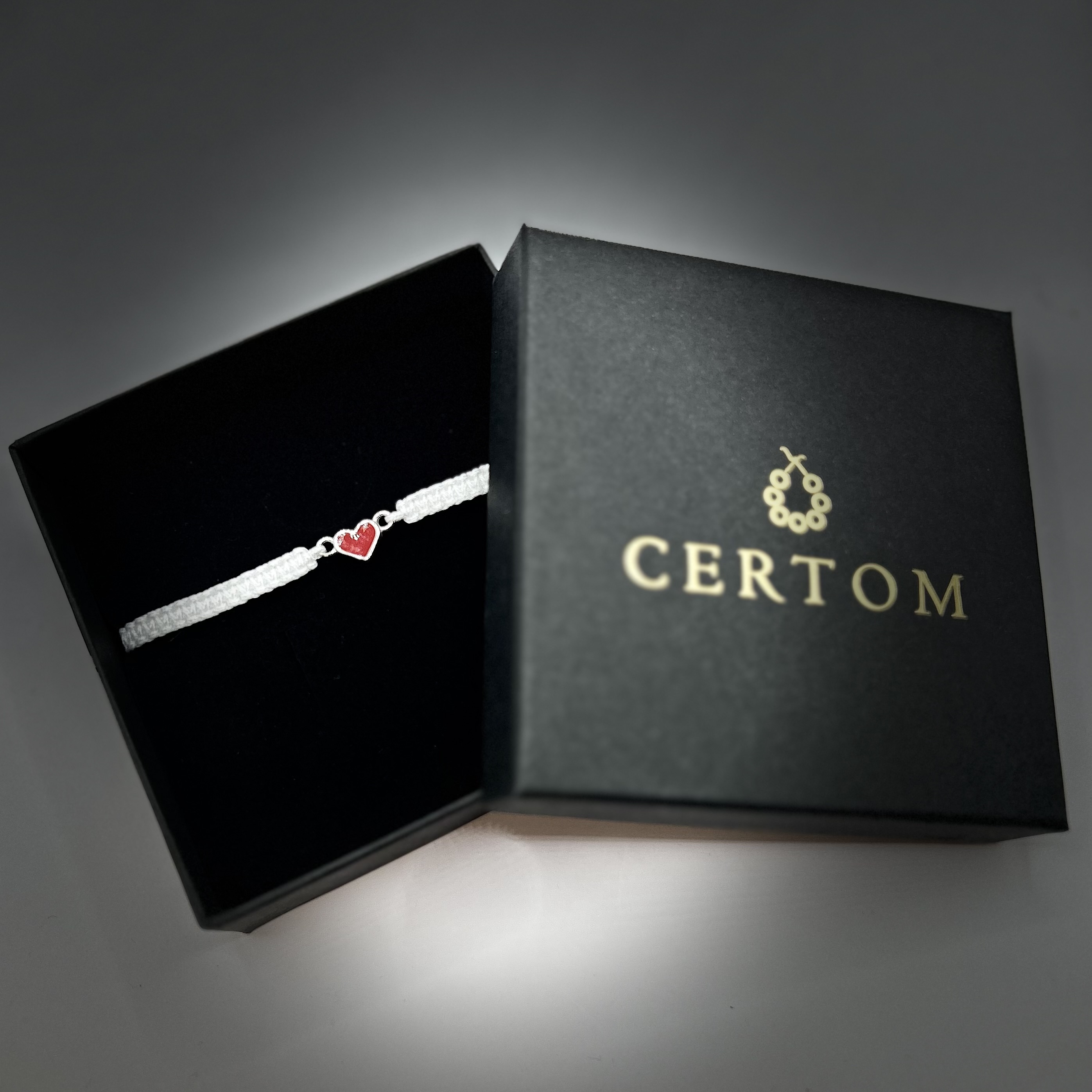 Macramé náramek - stříbrné srdce